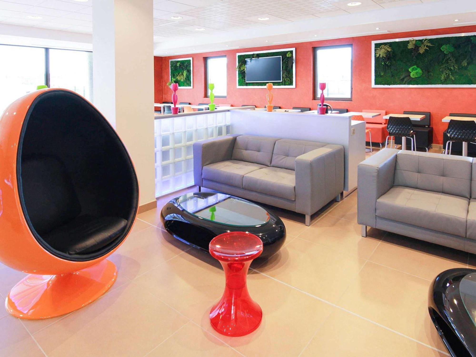 Hotel Ibis Styles Flers Esterno foto